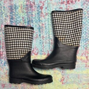 143 Girl Black and White Houndstooth Winter Boots